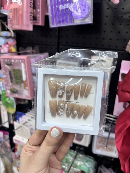 اظافر للايدين 💅🏻