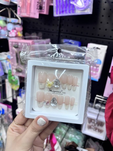 اظافر للايدين 🤍✨